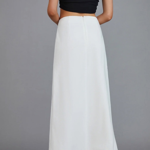 Multi-Button Split Middle Waist Maxi Skirt - Picture 7 of 12